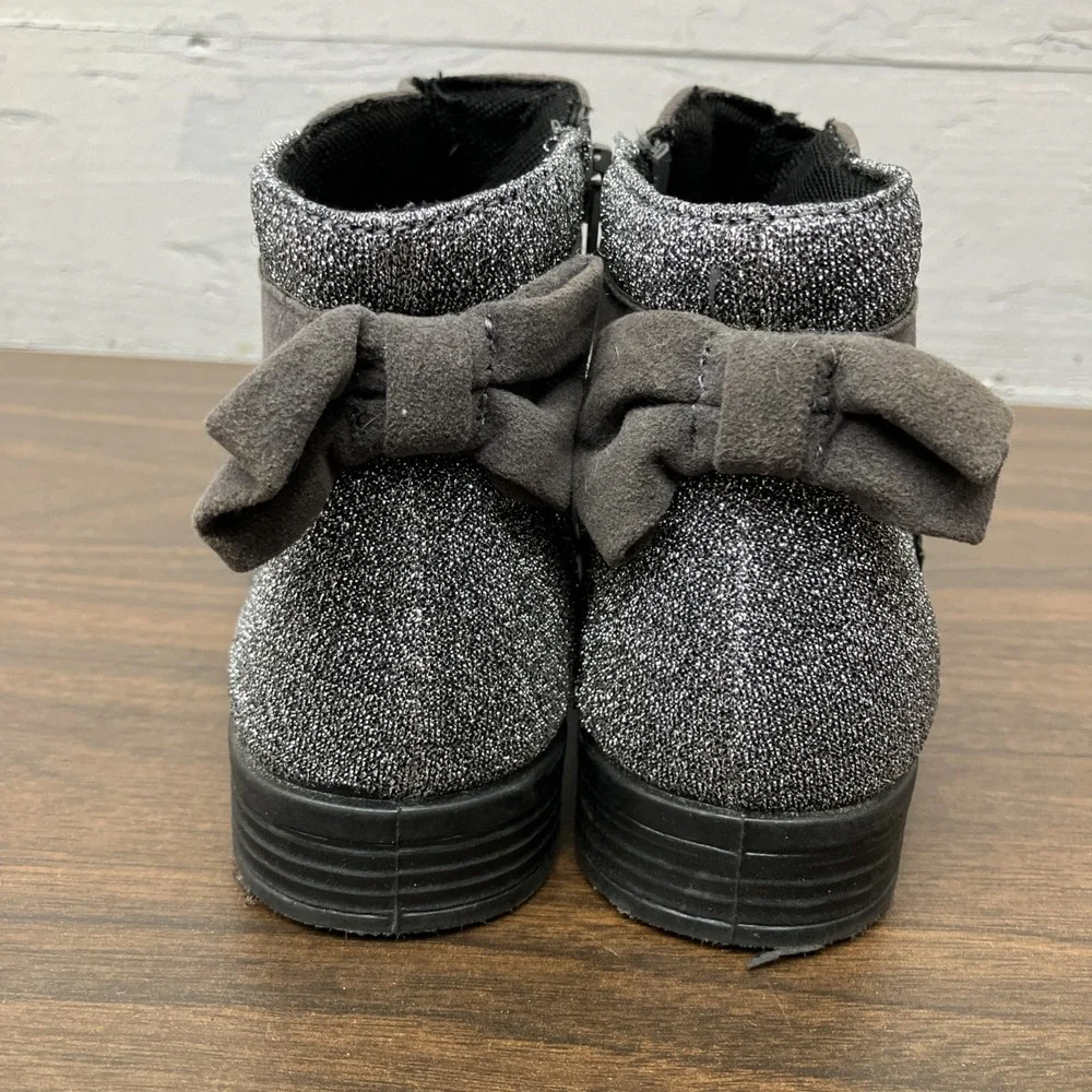 Toddler Girls Grey Boots With Bow Size 12 NWOT